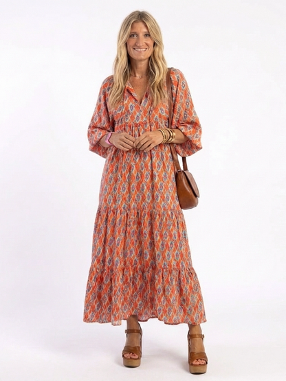 Amara | Vestido Midi con Escote en V y Estampado Geométrico por Niveles