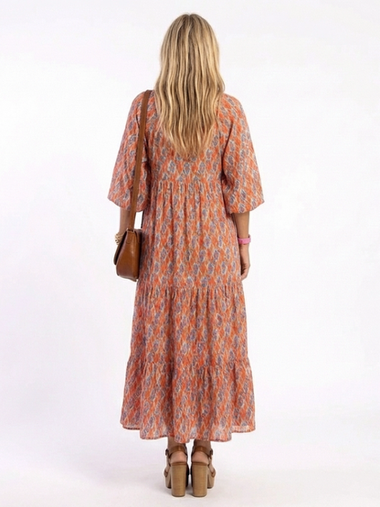 Amara | Vestido Midi con Escote en V y Estampado Geométrico por Niveles