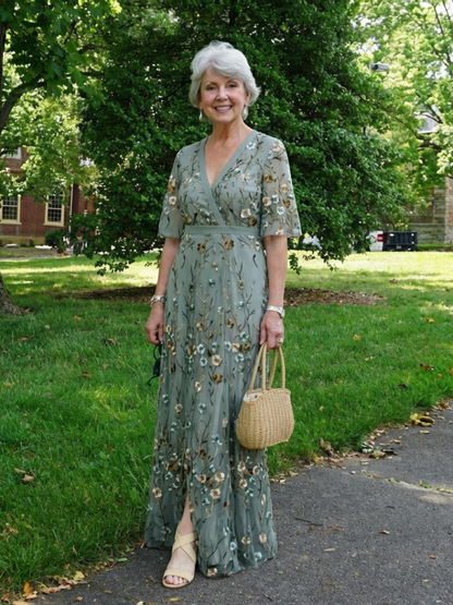 Evadne | Vestido Maxi Floral con Escote en V y Manga Corta